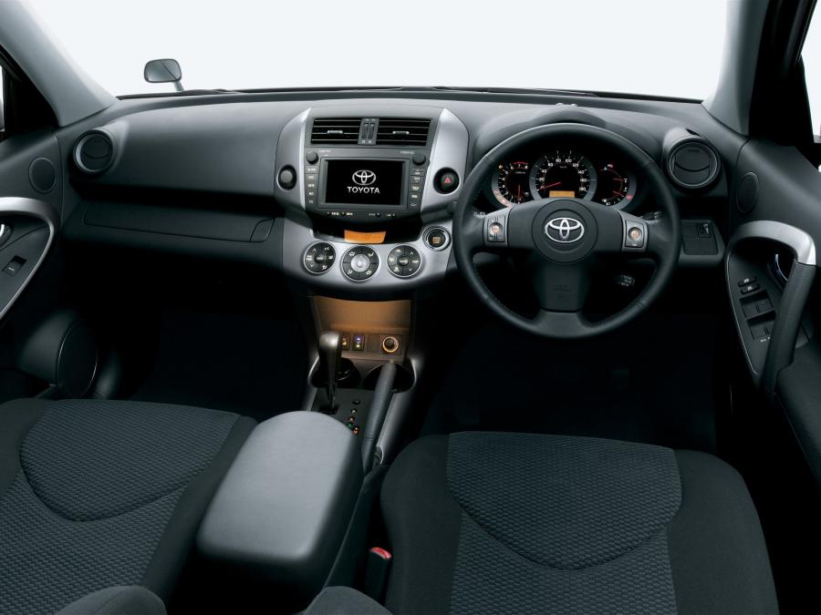  Toyota RAV4 2005 года  (JP) (фото 3 из 8)
